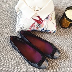 Marc Jacobs dark silver ballerina flats with bow.